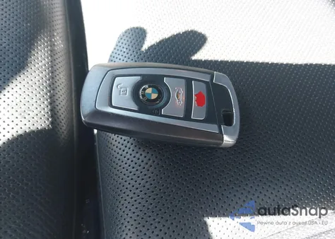 2015 BMW 750Li из США, поврежденный, VIN WBAYE8C5XFD781635